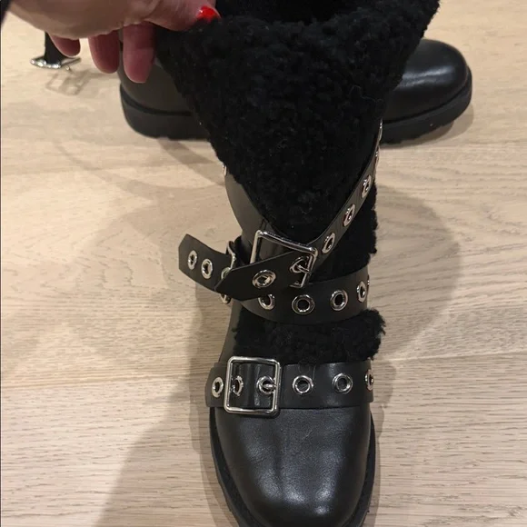 Marc by Marc Jacobs Black Shearling Lace-Up Buckle Ankle Boots.. size 10 - Picture 6 of 10
